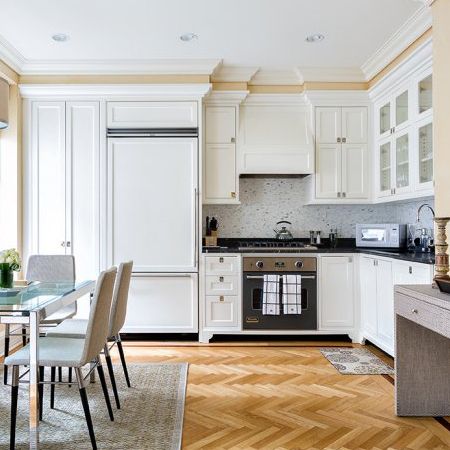 Viking Appliances In Iconic Plaza Condo