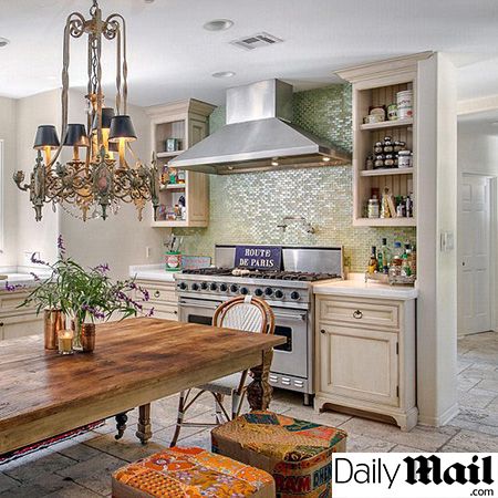 $5m Hollywood Hills Mansion With Viking Appliances