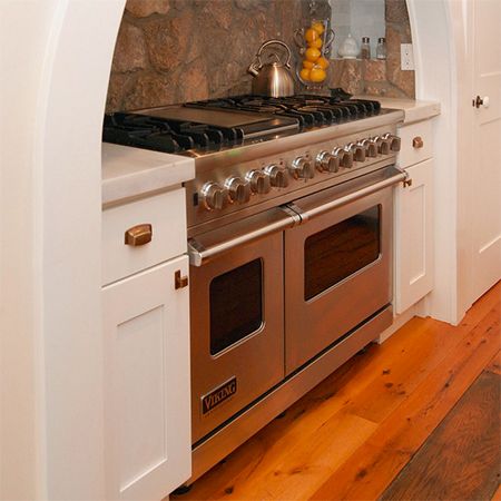 Carving Out Space Under the Stairs for a Range Gives a Long Island Kitchen a Fresh Look By Vanessa Brunner, Houzz