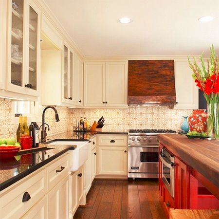 A Dallas Kitchen Gets a Cheerful Dose of Red By Vanessa Brunner, Houzz