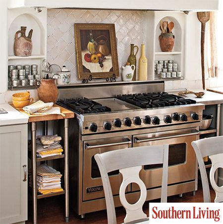 A Touch Of Europen Flare And A Viking Range In This Georgia Kitchen