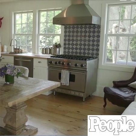 Luann de Lesseps Gives A Tour Of Her Cozy Kitchen