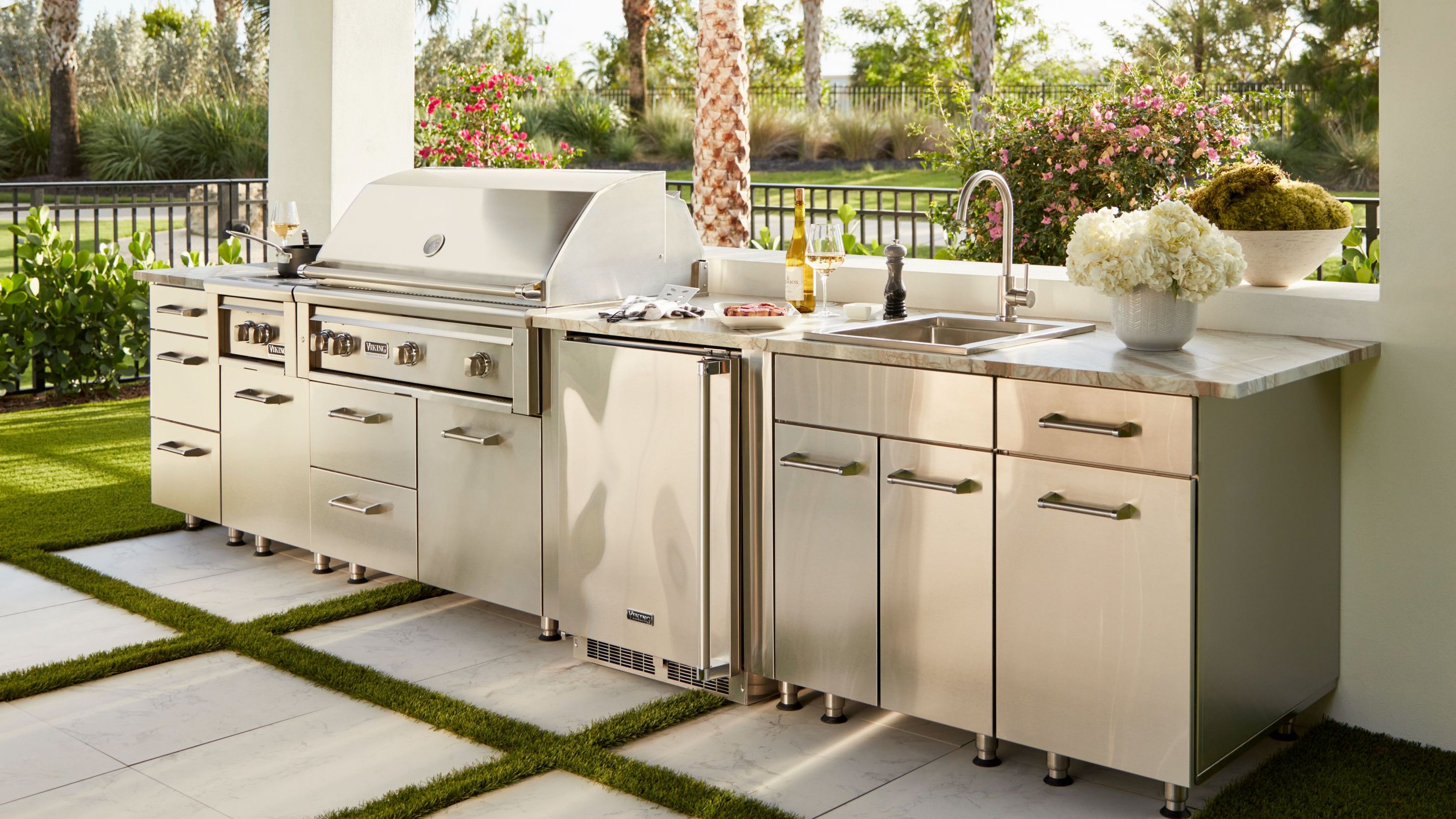 VIKING - High-End Kitchen Appliances - Grills