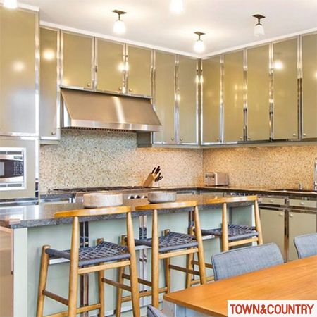 Town & Country Gives A Tour Of Bruce Willis' New York City Apartment