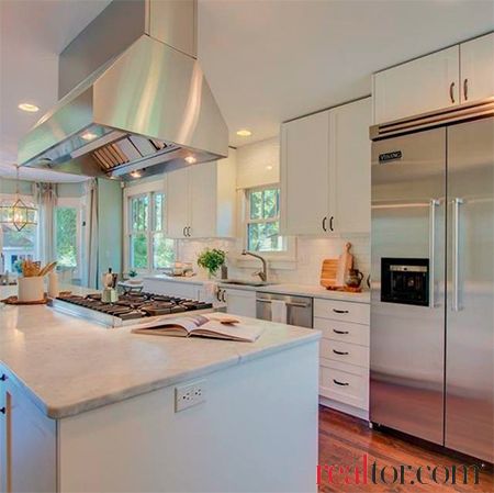 All-Star Closer Brad Lidge Has Been Living The Viking Life