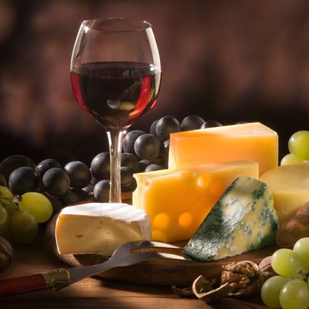 Red and Bleu: Quick Tips for Wine & Cheese Pairing