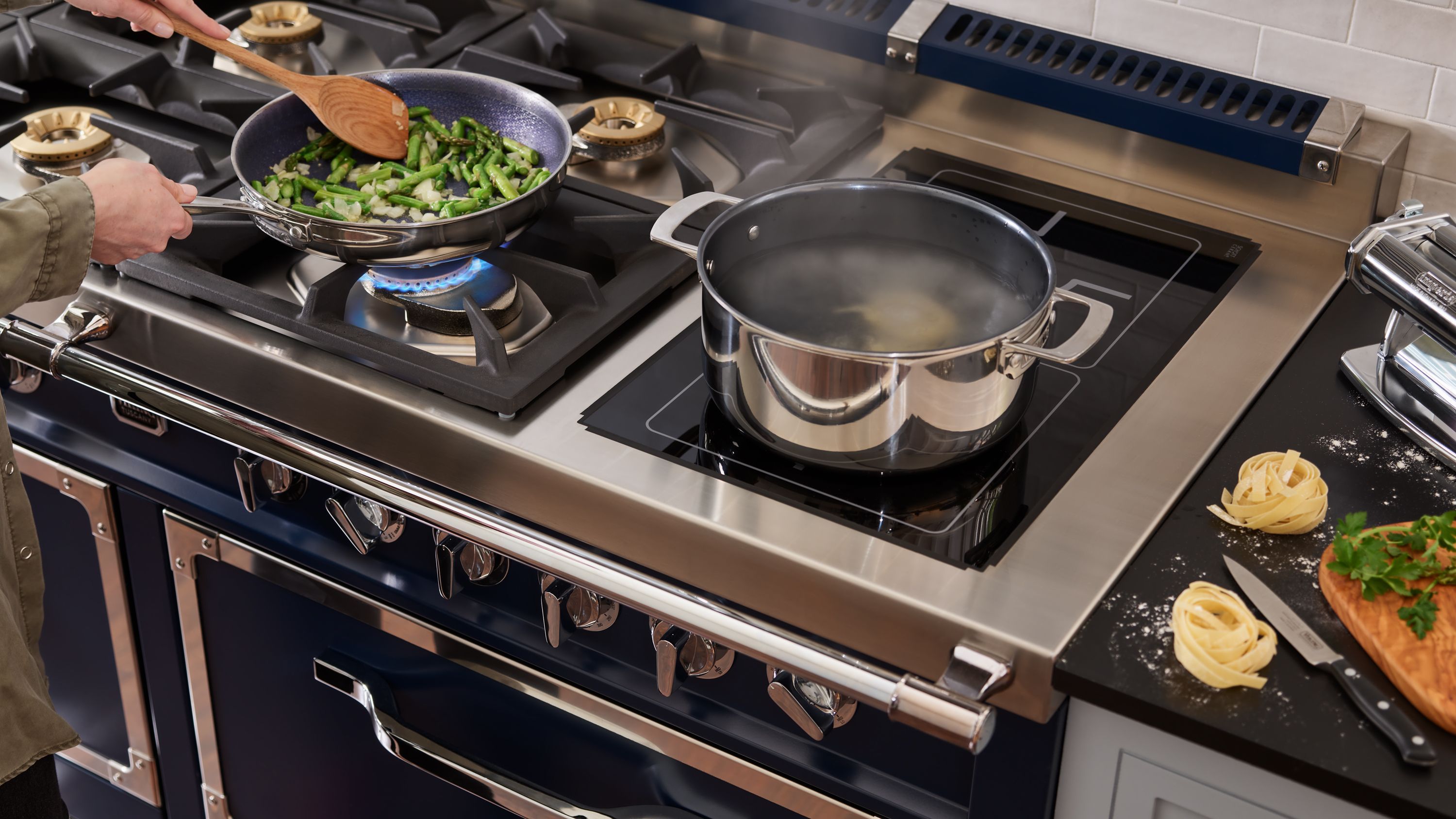 VIKING - High-End Ranges - Induction Gas and Dual Fuel
